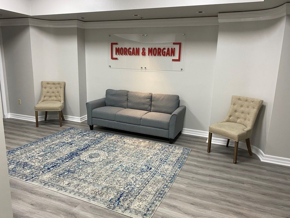 Wells Fargo Building Retail Pad: 104 N Main St, Gainesville, FL 32601